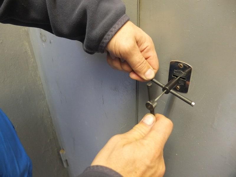 Срочное открытие замков гаража в Гусе Хрустальном